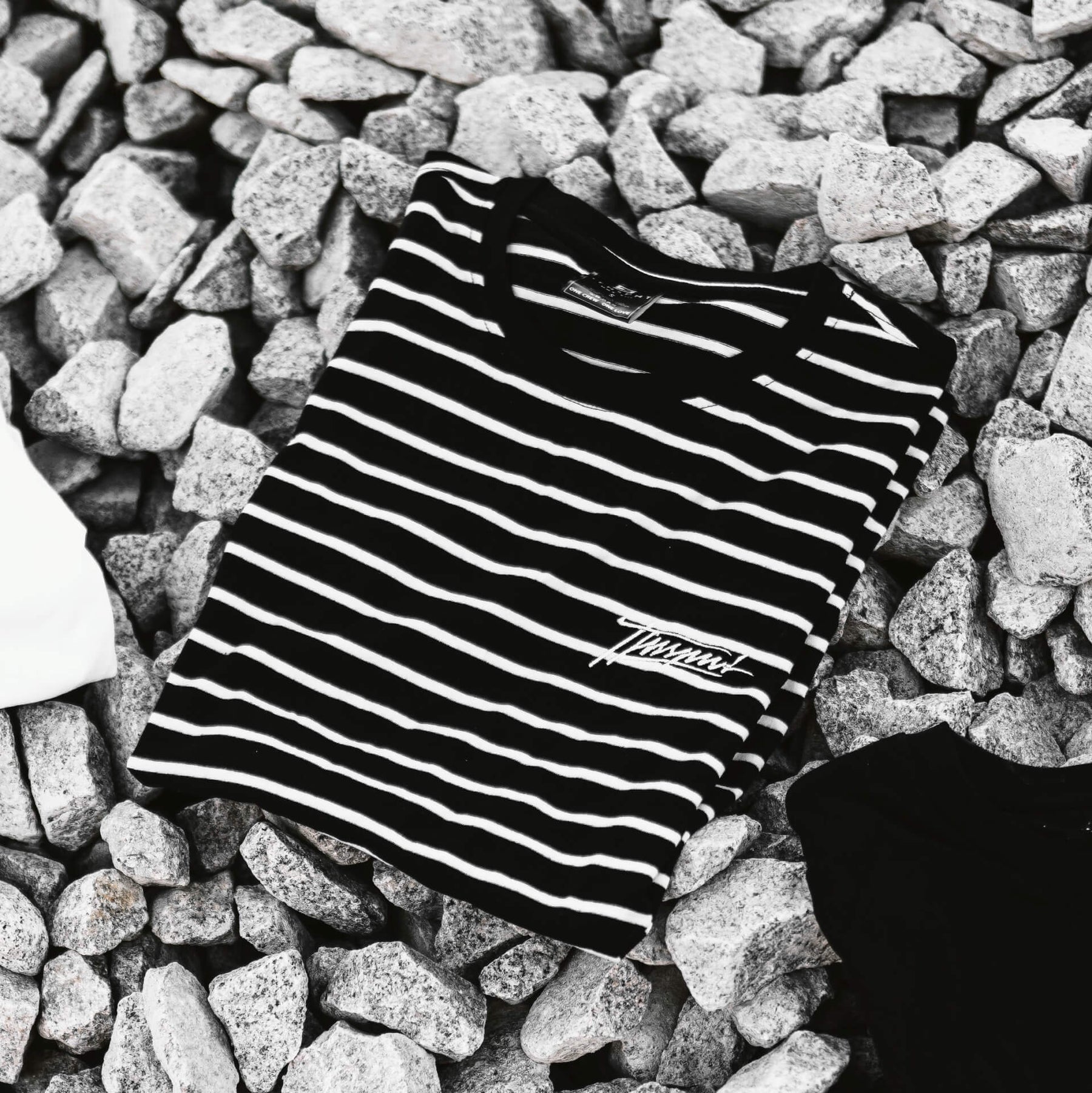 T-Shirt - TFNSPNT® - STRIPES - schwarz/weiß